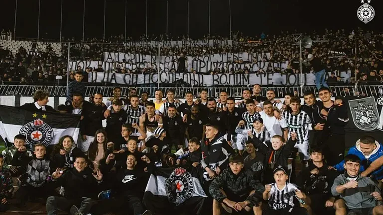 Фанаты «Партизана» оскорбляли игроков «Александрии» и пели о братстве с Россией