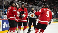 Главное противостояние группового этапа: «Три короны» против «Кленовых листьев»