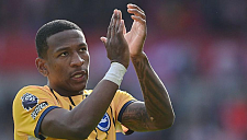 «Брайтон» принял второе предложение «Милана» за Эступиньяна 