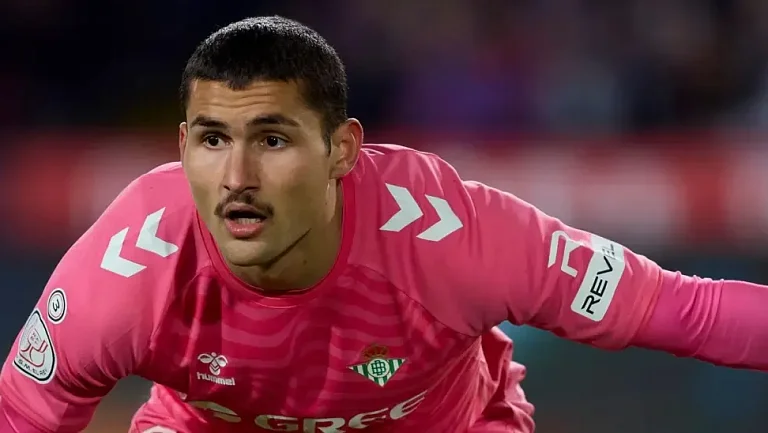 «Лестер» подписал бывшего вратаря «Бетиса» Франсиско Виетеса