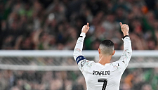 Ирландия — Португалия: хозяева победили в матче с удалением Роналду