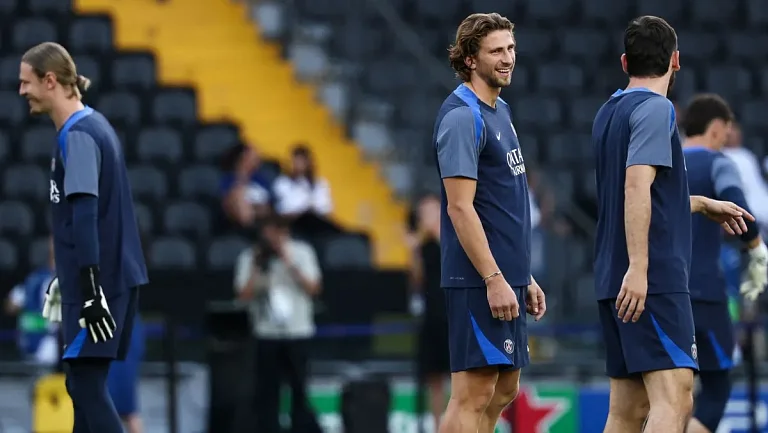 Забарный и Сафонов подружились в ПСЖ — СМИ