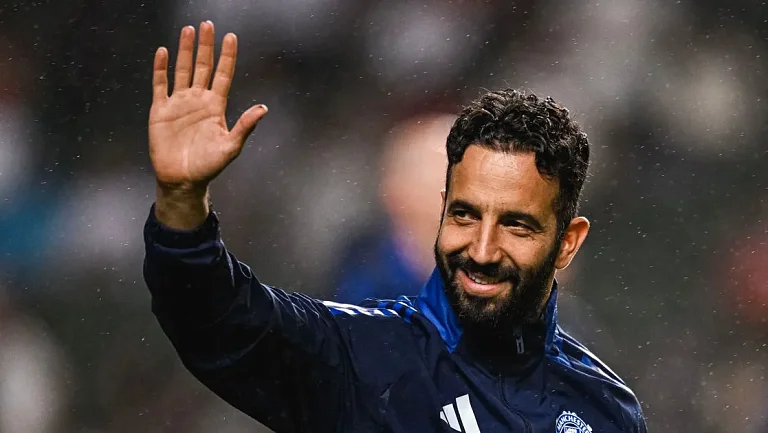 «Манчестер Юнайтед» усиливает атаку: переговоры с новым форвардом