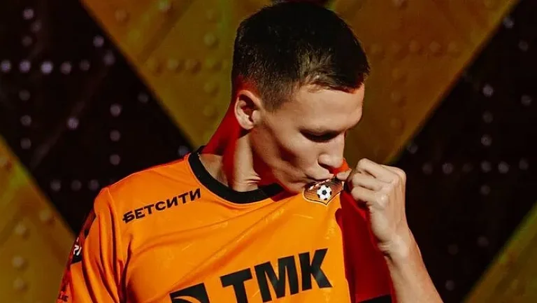 «Урал» объявил о расторжении контракта с защитником Бочеровым