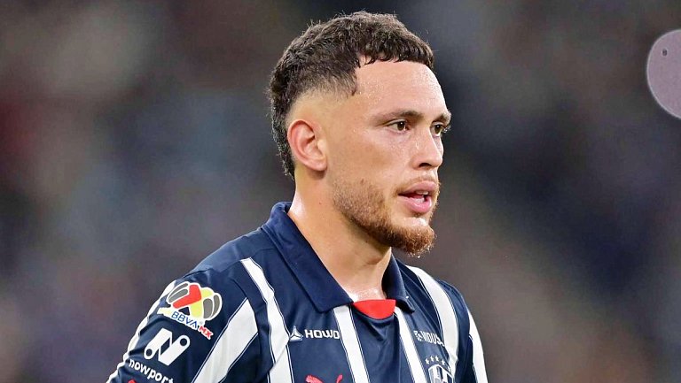 Экс-футболисту «Милана» Окампосу парализовало лицо