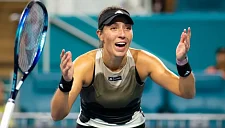 Пегула поделилась, как «вытеснять» других игроков с тренировочных кортов