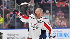 Александр Овечкин обошёл Гретцки по числу матче в НХЛ с учётом плей-офф