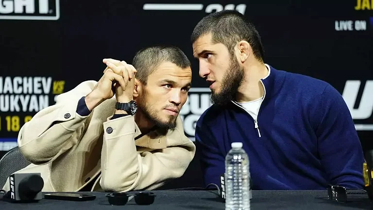 Ислам Махачев выбрал лучшего оппонента для Умара Нурмагомедова в UFC