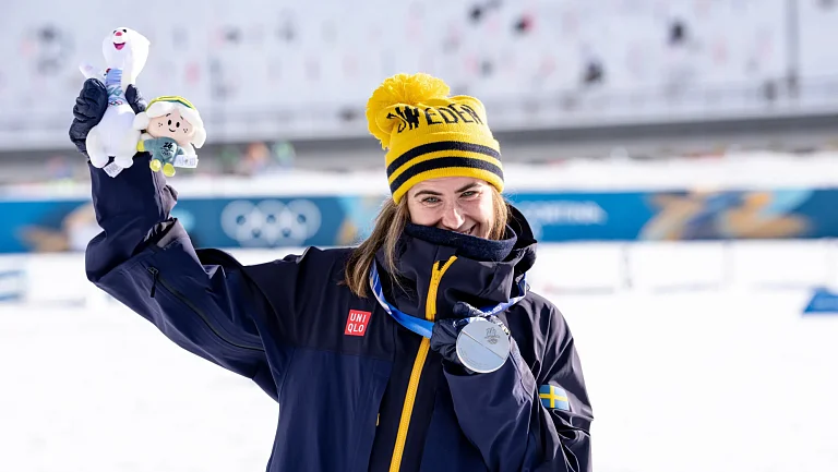 Серебряная медаль шведки Андерссон сломалась после награждения на ОИ