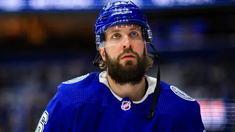 Кучеров сменил зал на лёд