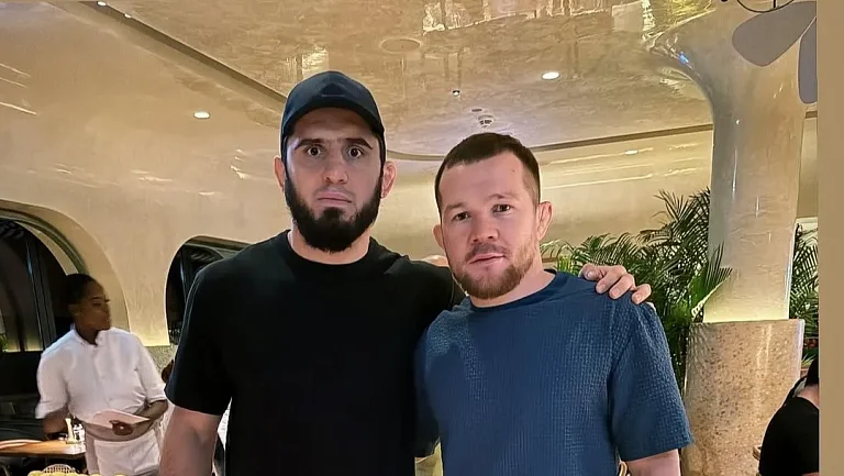 Махачев объяснил, почему Мераб Двалишвили проиграл Петру Яну