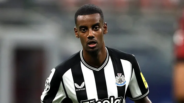 Тренер «Ньюкасла» высказался о будущем Исака в команде

