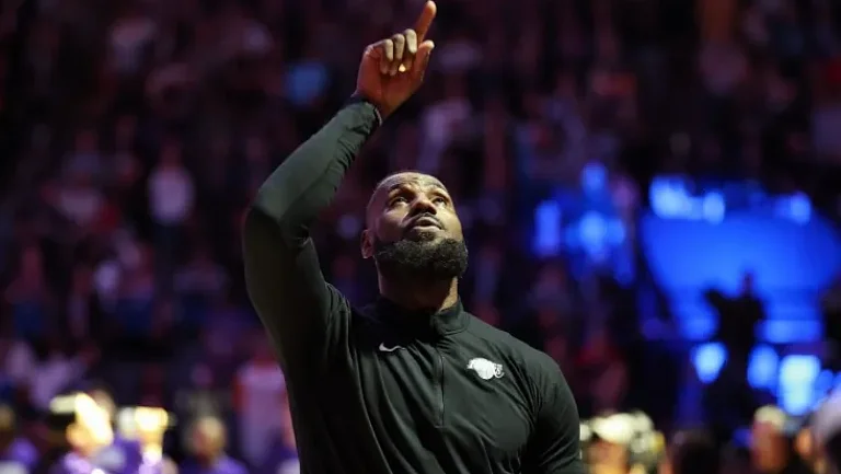 Эксперт допустил завершение карьеры Леброна перед стартом сезона НБА