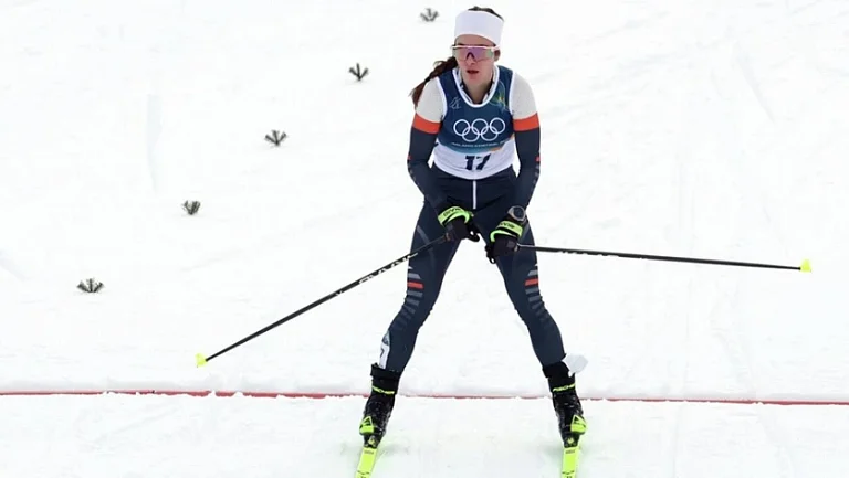 Непряева хочет оценить своё выступление после падения в гонке на ОИ-2026