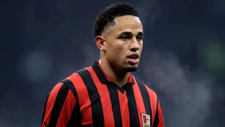 Ноа Окафор переходит в «Лидс Юнайтед»