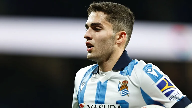 Корнеев объяснил, почему Захарян обязательно вернётся в Россию