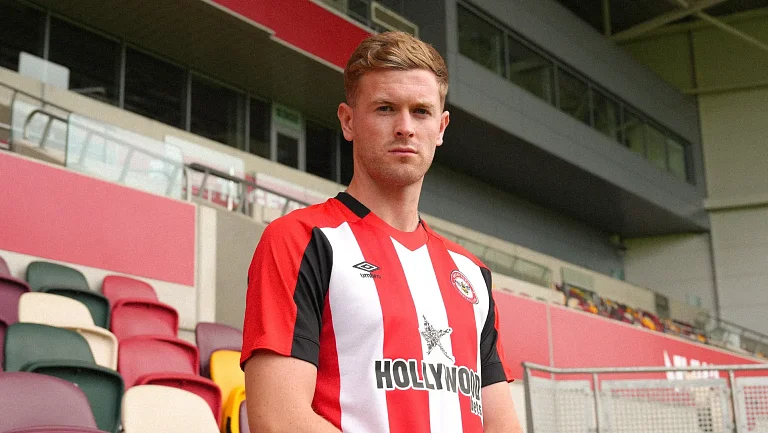 «Брентфорд» сделал заявление по Коллинзу на фоне перемен