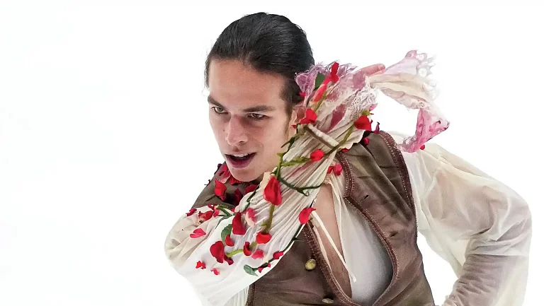 Гуменник объяснил, почему фигуристы меняют коньки перед каждым стартом