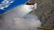 Блэни выигрывает «Дайтону II» и оставляет Боумана в плей-офф