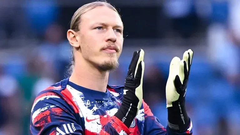 Представитель Сафонова рассказал о будущем вратаря в ПСЖ