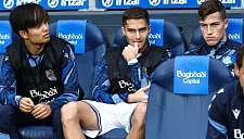 Захарян оформил вид на жительство в Испании