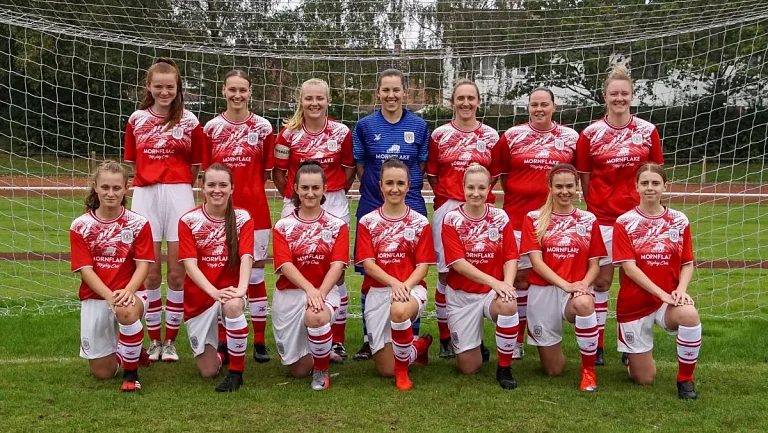 Женская команда «Болтон Уондерс» готовится принять гостей из «Кру Александра» 