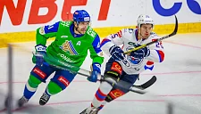 «Лада» обыграла «Салават Юлаев» в Уфе: хозяева пропустили 2 шайбы в концовке