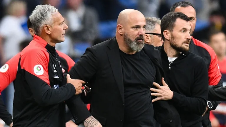 Станкович получил красную карточку за нецензурные выражения в дерби