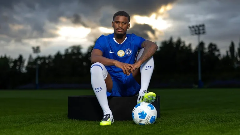 Йоррел Хато выбрал 21-й номер и начал работу в «Челси»