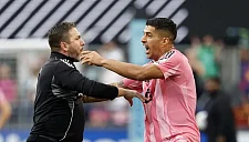 Работник «Сиэтла» о плевке Суареса: «Думал, он меня укусит»