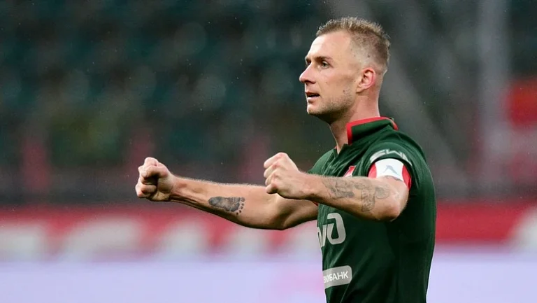 «Локомотив» прервал серию ничьих и поднялся на первое место