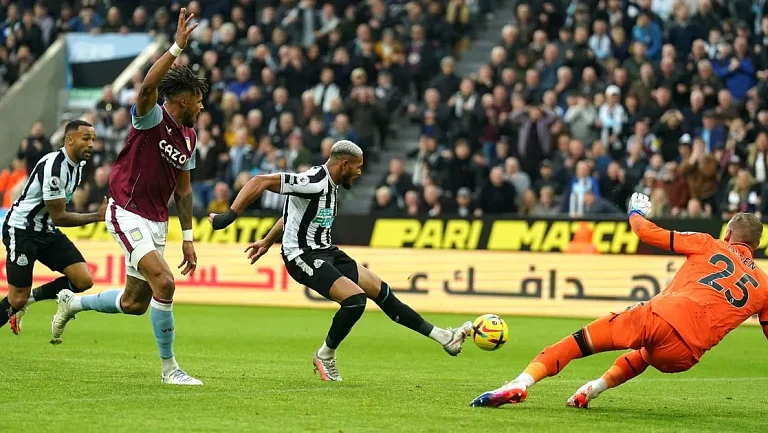 «Астон Вилла» встречает «Ньюкасл» в первом туре АПЛ