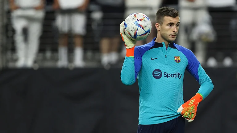 «Барселона» готовится продать Иньяки Пенью