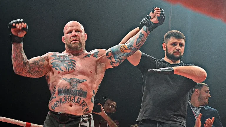 Известного бойца ММА сняли с поединка в Молдавии из-за поддержки России