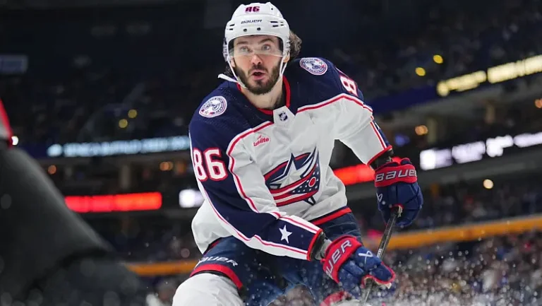 Кирилл Марченко продлил свою результативную серию до семи матчей в НХЛ