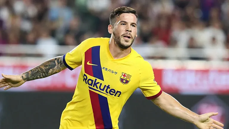 Бывшего форварда «Барселоны» Карлеса Переса покусала собака