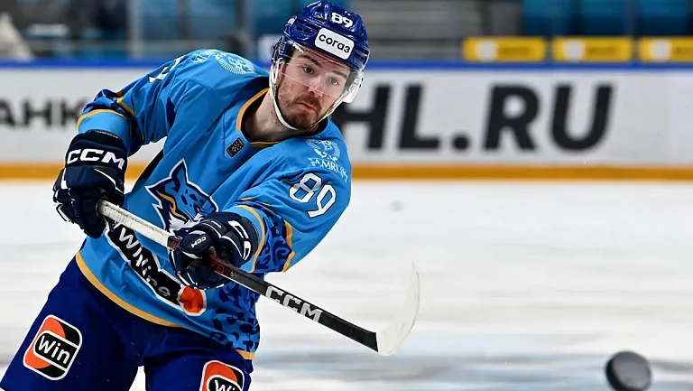 Нижнекамский клуб подписал нападающего из КХЛ Николишина