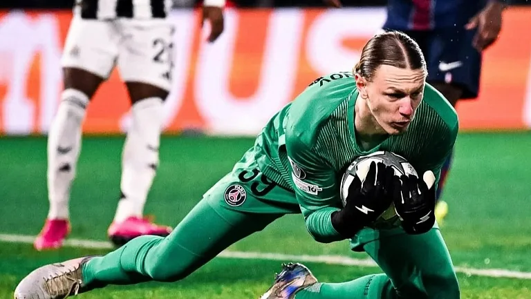 Сафонов хочет поделиться эмоциями от возвращения в стартовый состав ПСЖ