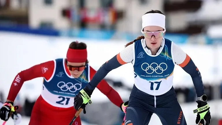 На Олимпиаде-2026 сняли фото плаката в поддержку российской лыжницы Непряевой