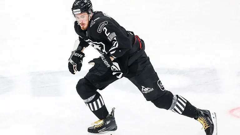 Хоккеист «Трактора» Дронов объяснил, зачем купил золотой BMW у блогера Давидыча