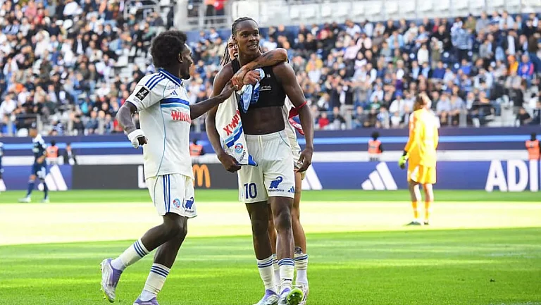 Эмега забивает и ассистирует после критики фанатов «Страсбурга»