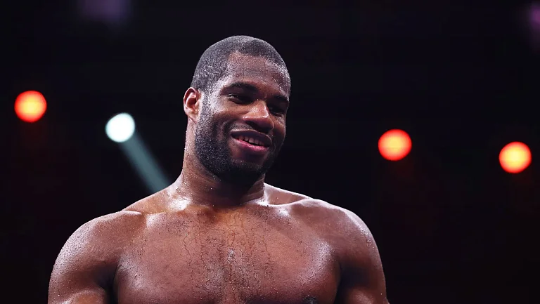 Дюбуа отказался от поединка с Паркером из-за травмы