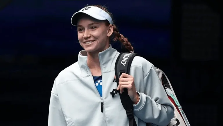 Елена Рыбакина выиграла первый матч на Australian Open-2026