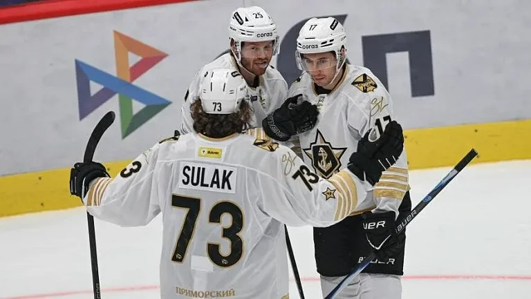 «Адмирал» сенсационно обыграл омский «Авангард» в овертайме