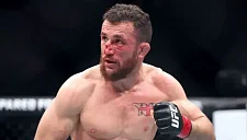 Мераба Двалишвили увезли в больницу после боя с Петром Яном на UFC