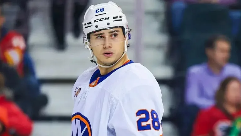 Александр Романов получил травму в матче «Нью-Йорк Айлендерс» с «Далласом»