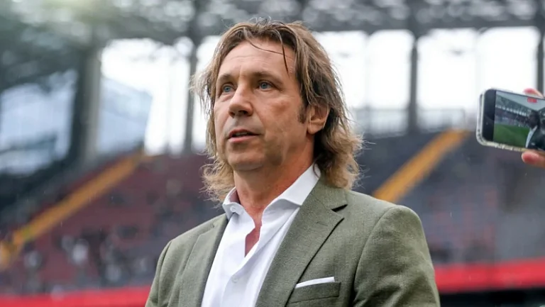 Мостовой считает, что «Зенит» не страдает от судейства