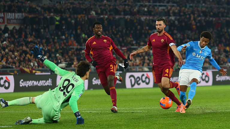 «Рома» — «Наполи»: гол Нереса принёс гостям победу