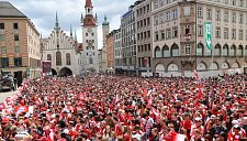 Праздник чемпионов: «Бавария» устроила шоу в центре города