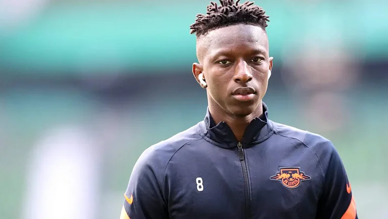 ФК Париж усилит команду тремя крупными трансферами, включая Амаду Айдара